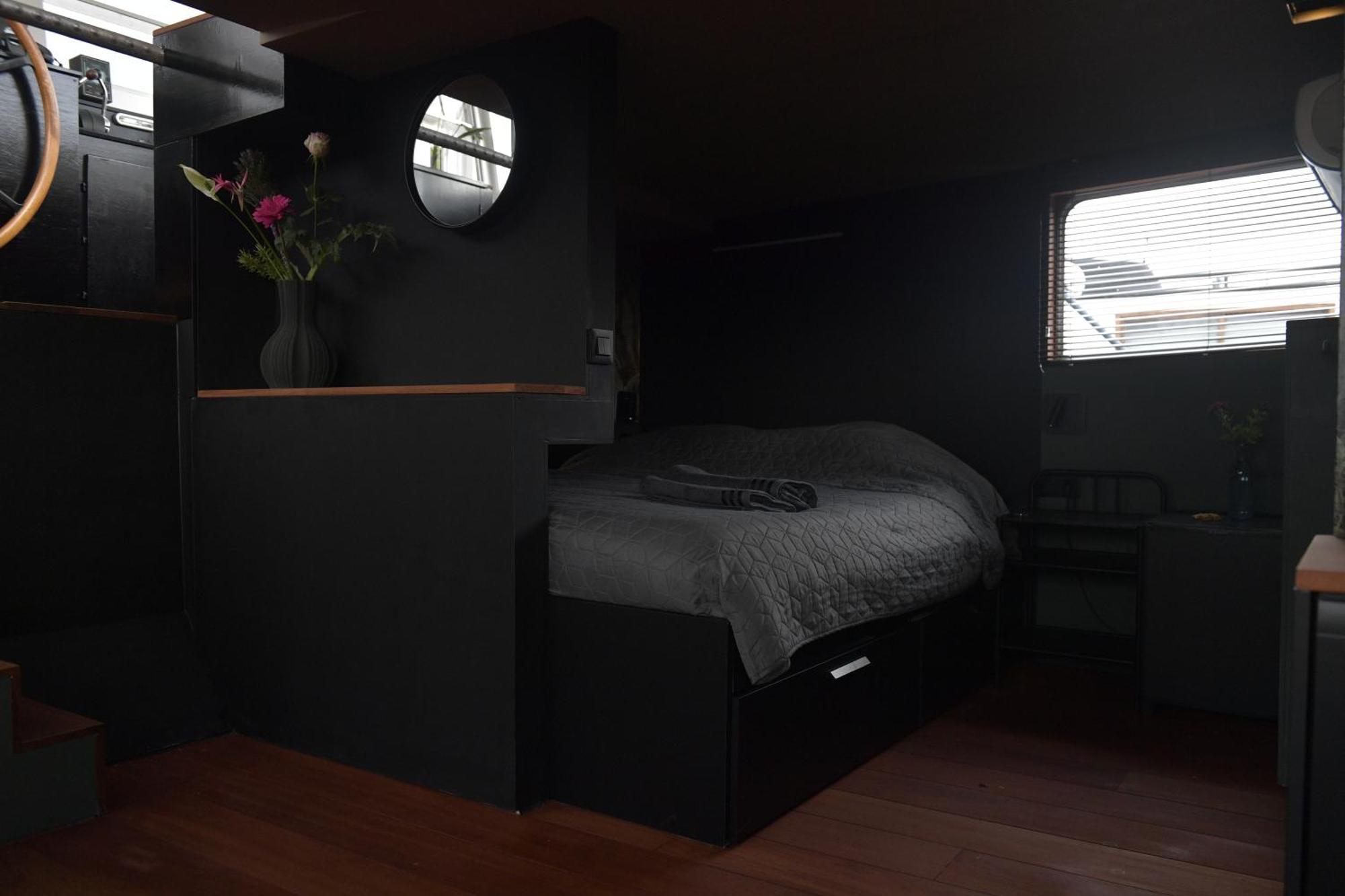 Wheelhouse Euphrate Houseboat Panzió Diemerbrug Kültér fotó